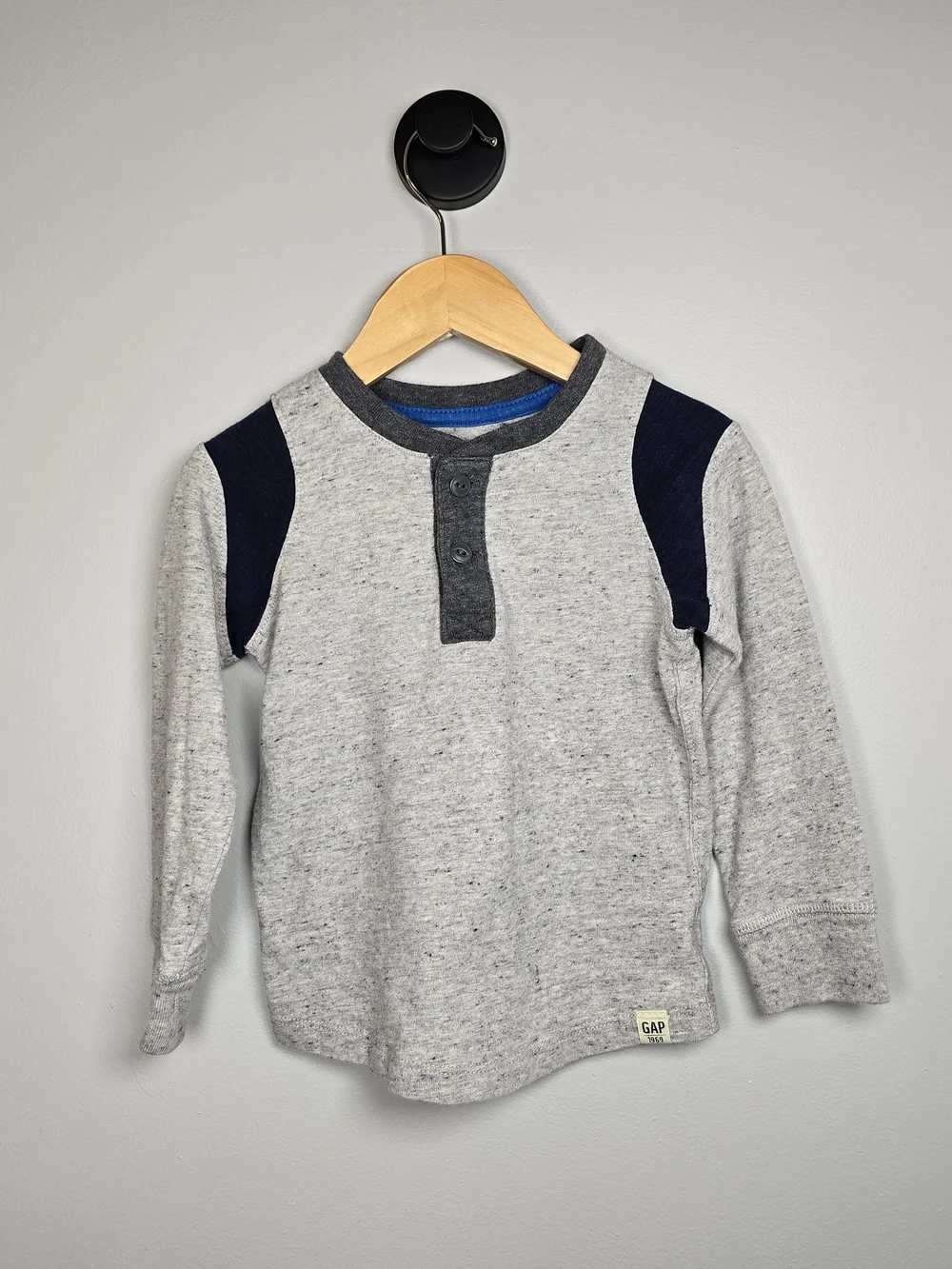 GAP Heather Gray Long-Sleeve Henley with Navy Shoulder Panels